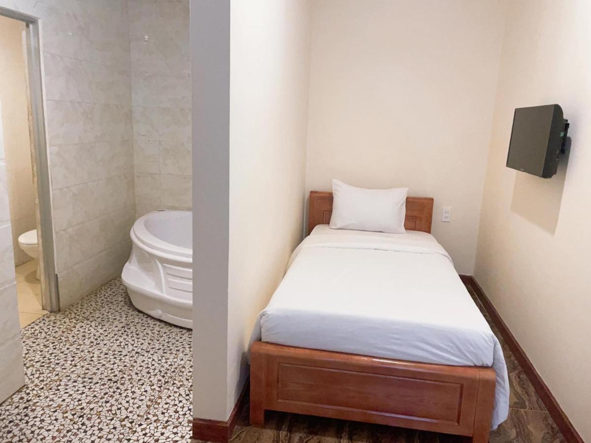 פלייקו Hung Vuong Hotel מראה חיצוני תמונה