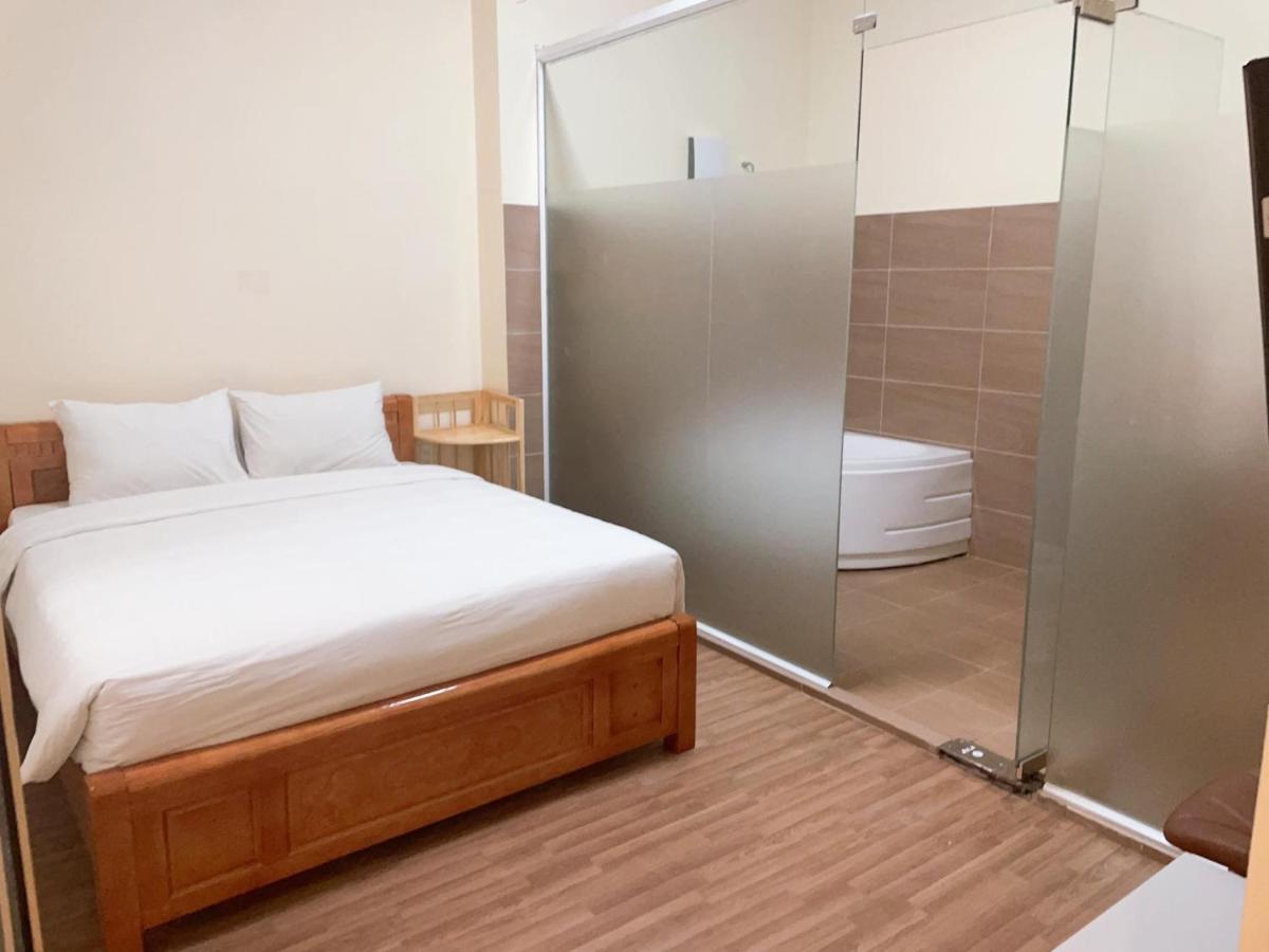 פלייקו Hung Vuong Hotel מראה חיצוני תמונה