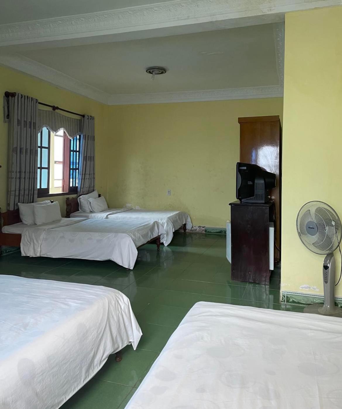 פלייקו Hung Vuong Hotel מראה חיצוני תמונה