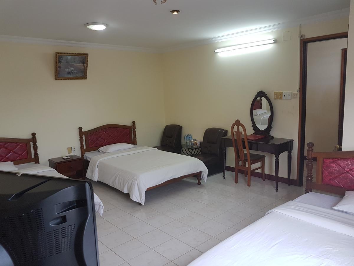פלייקו Hung Vuong Hotel מראה חיצוני תמונה